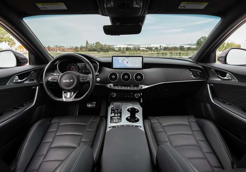 Makyajlı 2022 Kia Stinger Kokpiti