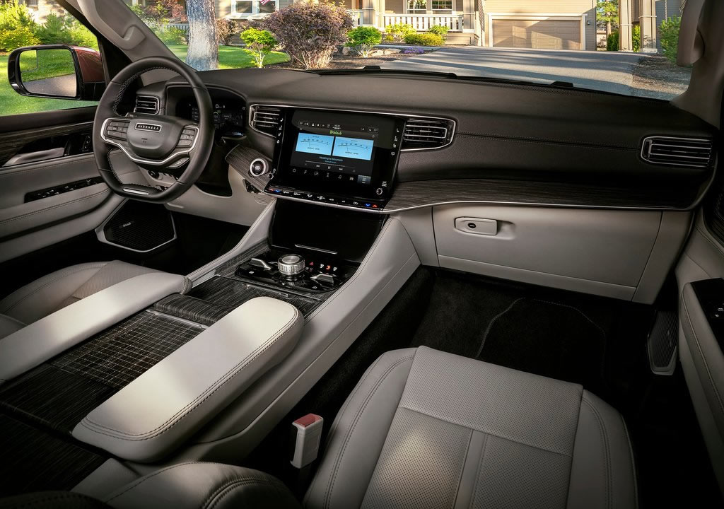 2022 Yeni Jeep Wagoneer Kokpiti