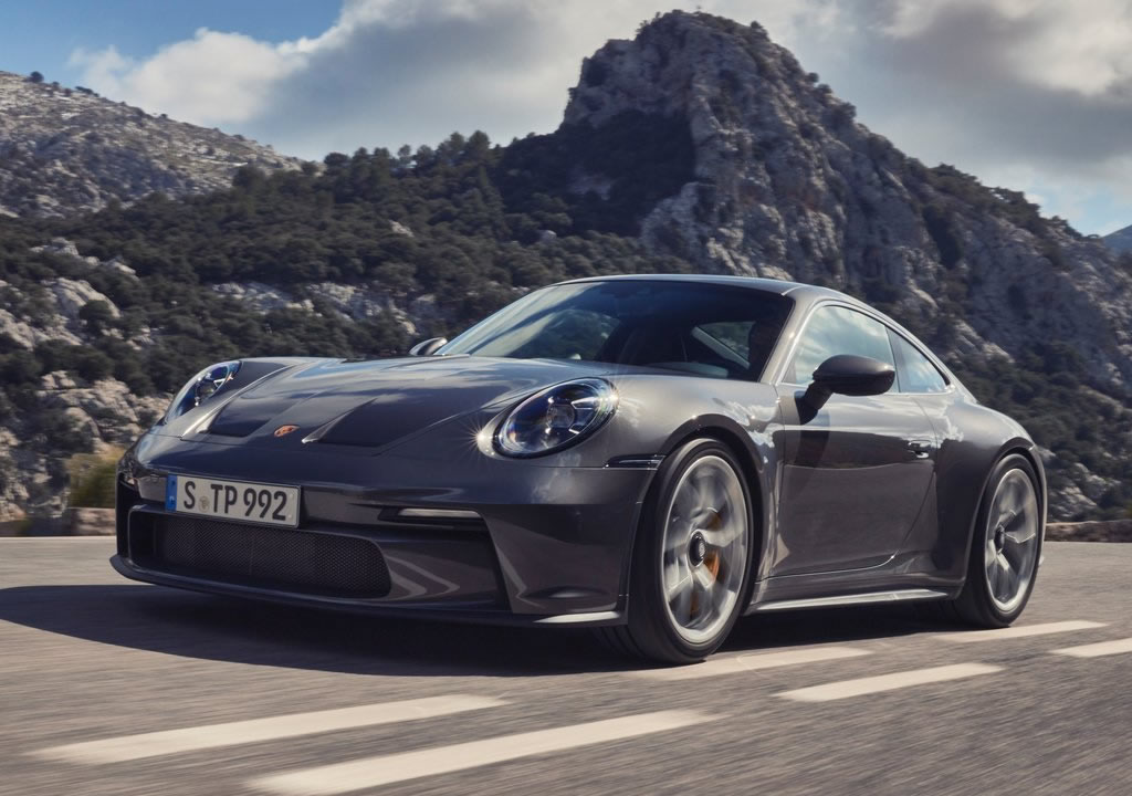 2022 Yeni Porsche 911 GT3 Touring Teknik Özellikleri ve Fiyatı Açıklandı