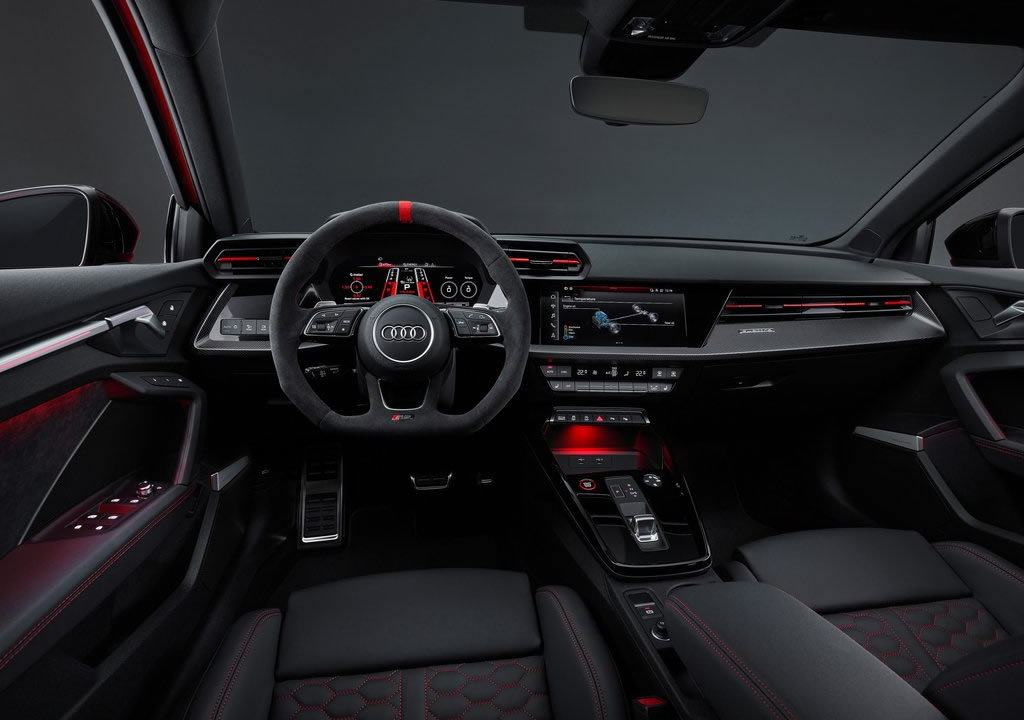2022 Yeni Kasa Audi RS3 Kokpiti