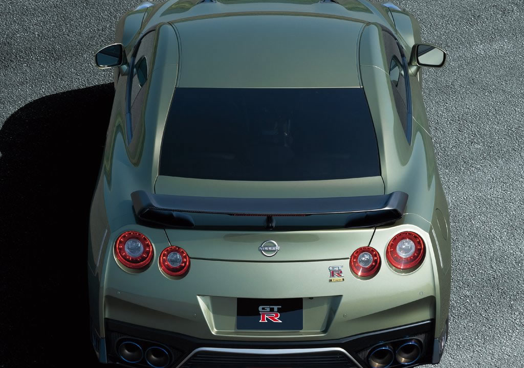 Yeni Nissan GT-R T-spec