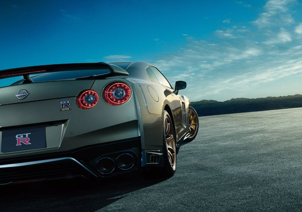 2022 Yeni Nissan GT-R T-spec Fotoğrafları
