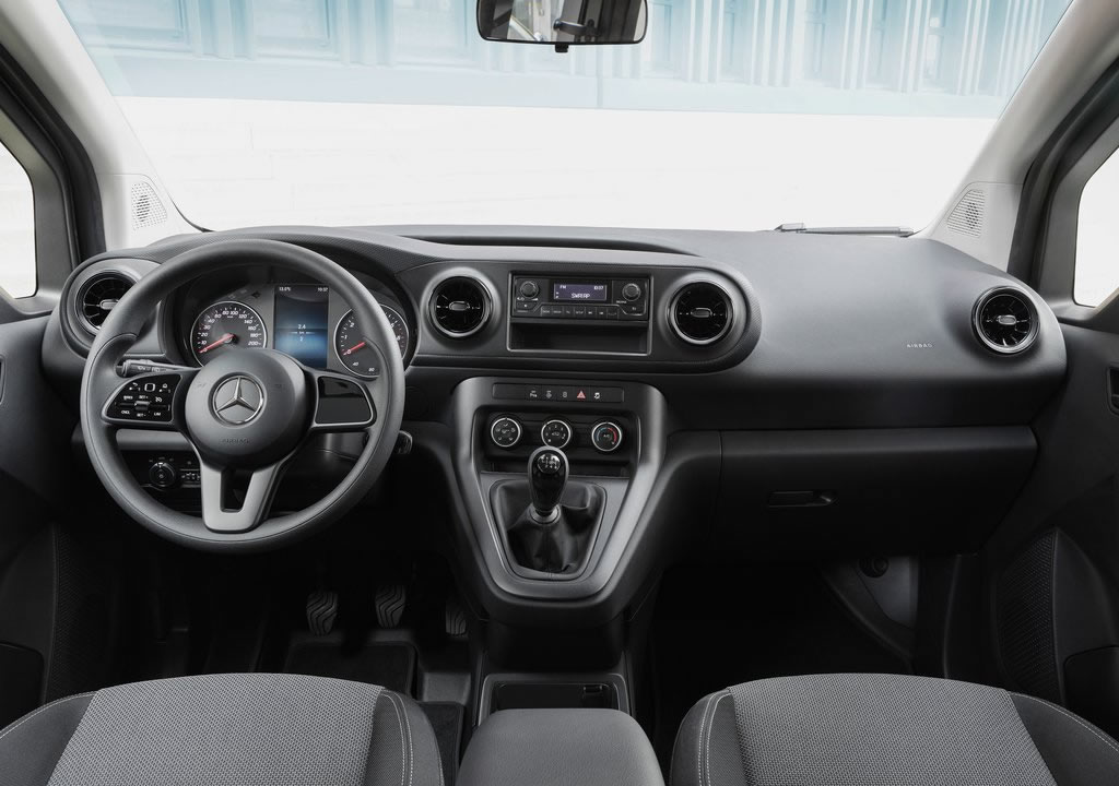 2022 Yeni Kasa Mercedes-Benz Citan İçi