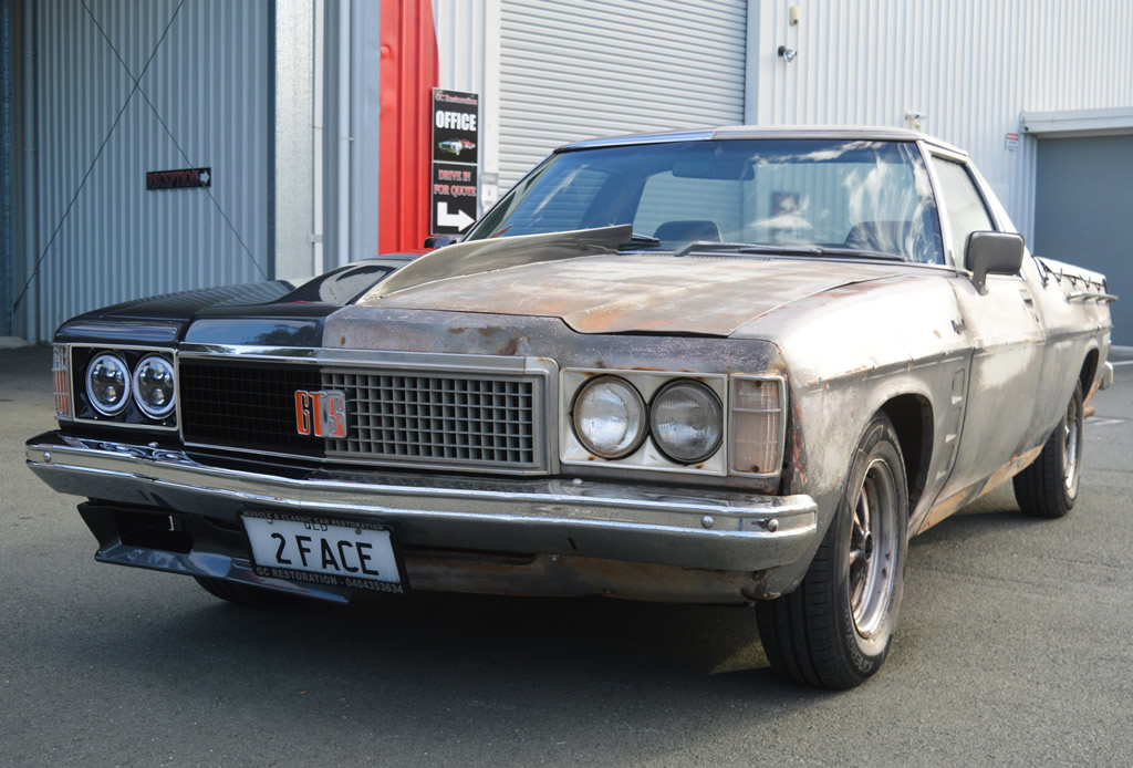 Çift Yüzlü 1980 Holden Ute