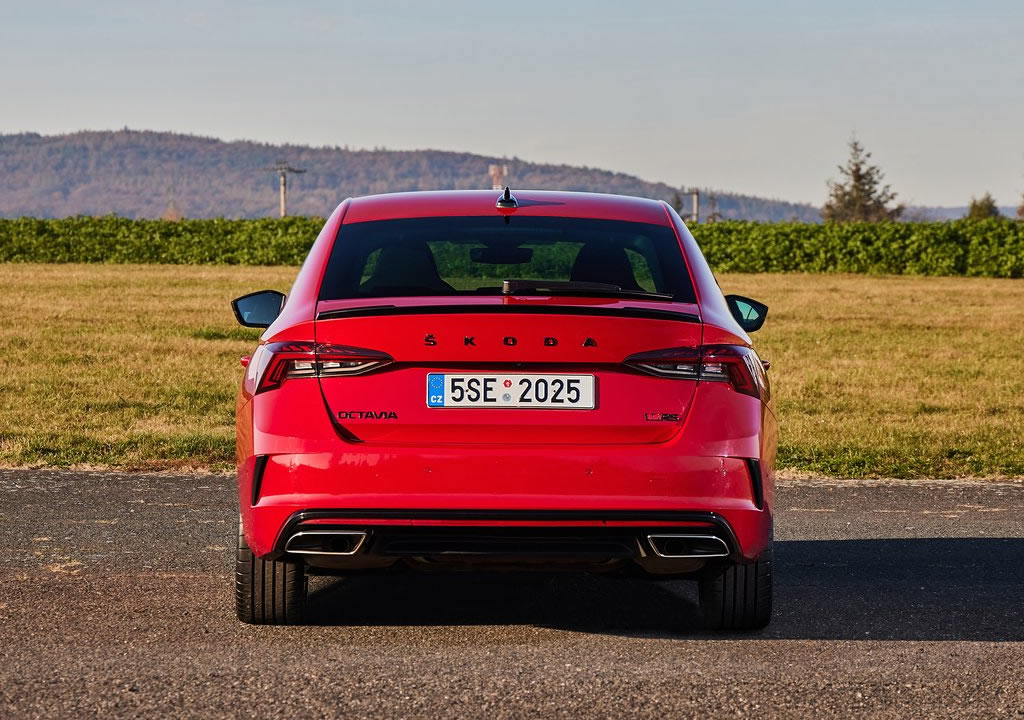 2022 Yeni Kasa Skoda Octavia RS Türkiye