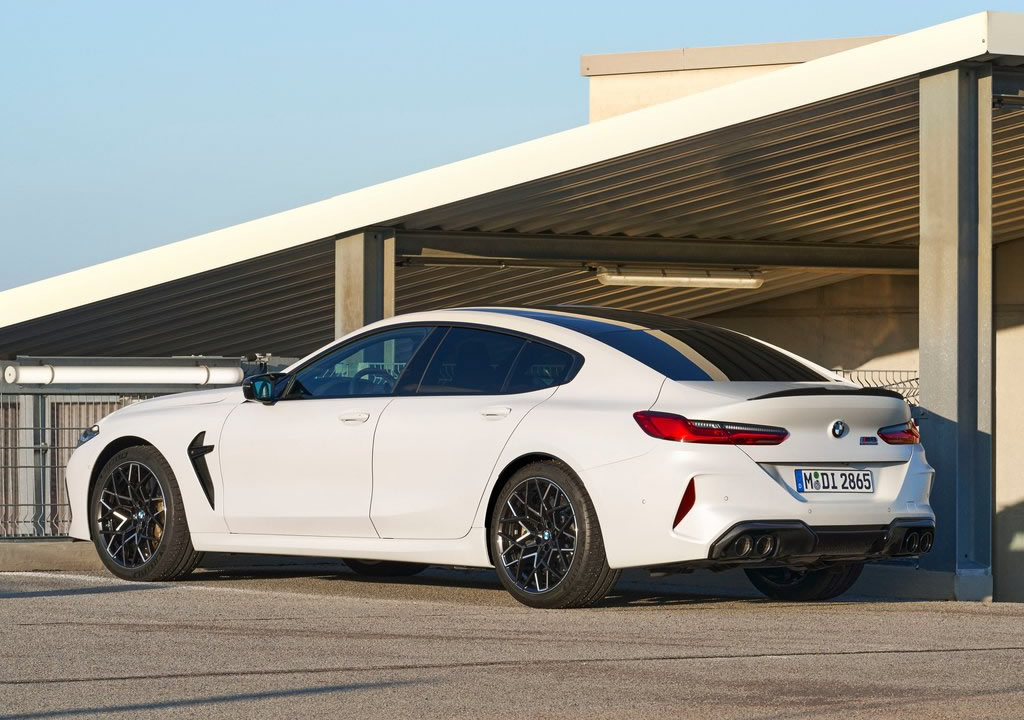Makyajlı 2023 BMW M8 Competition Gran Coupe