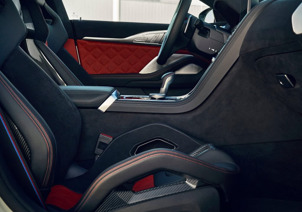 Makyajlı 2023 BMW M8 Competition Gran Coupe İçi