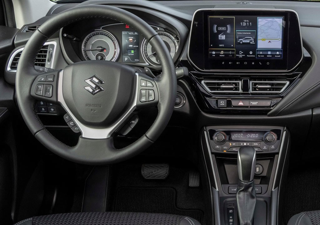 2022 Yeni Suzuki S-Cross Kokpiti