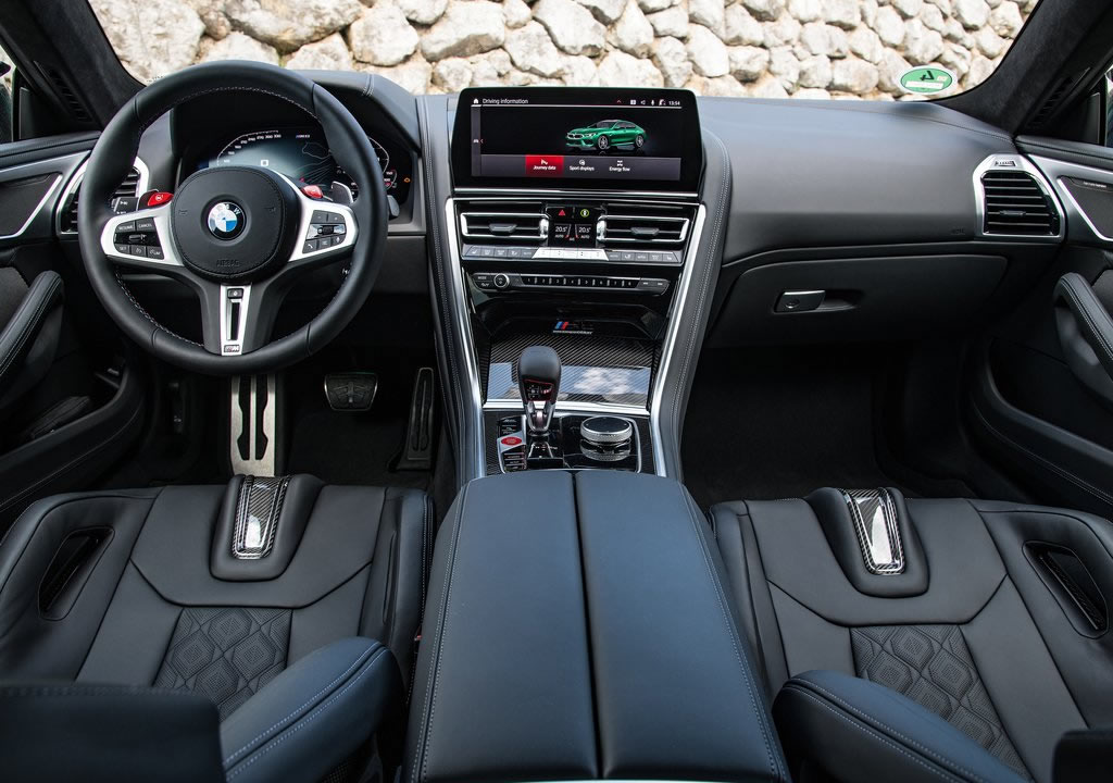 Yeni BMW M8 Competition Gran Coupe 2023 Kokpiti