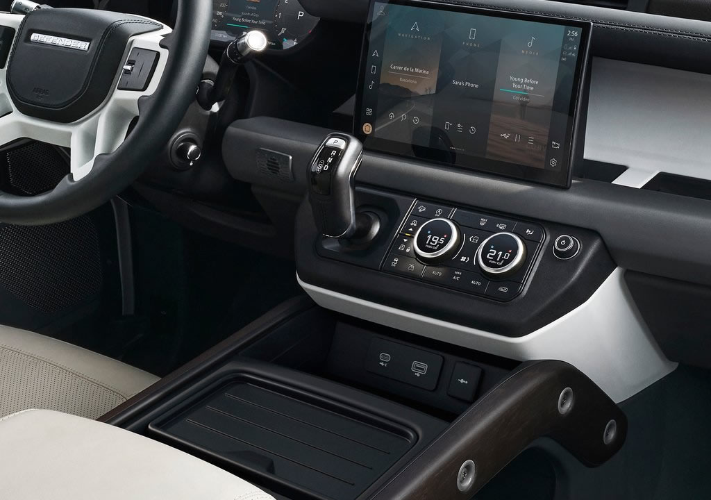 2023 Land Rover Defender 130 İçi