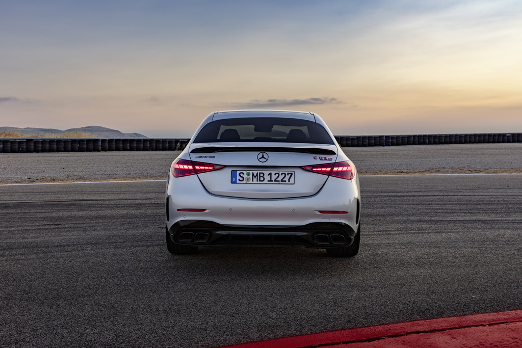 Yeni Kasa Mercedes-AMG C63 S E Performance Boş Ağırlığı