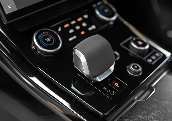 2023 Yeni Kasa Range Rover Sport İçi