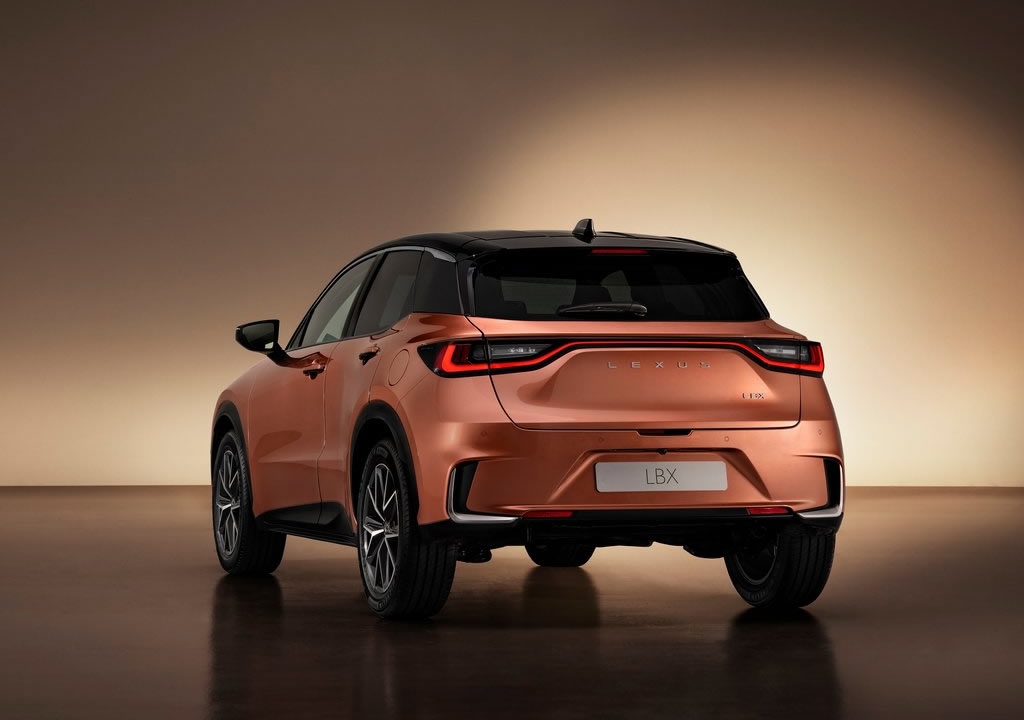 2024 Yeni Lexus LBX Fotoğrafları