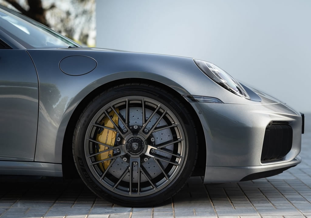 Makyajlı Porsche 911 (992.2) Turbo S Türkiye Fiyatı