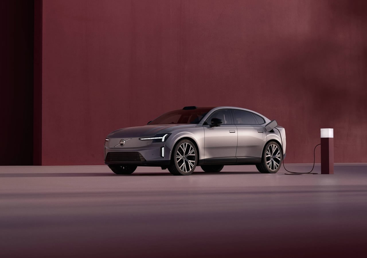 700 KM Menzilli Volvo ES90 Tanıtıldı – Teknik Özellikleri – Fiyatı – Donanımları