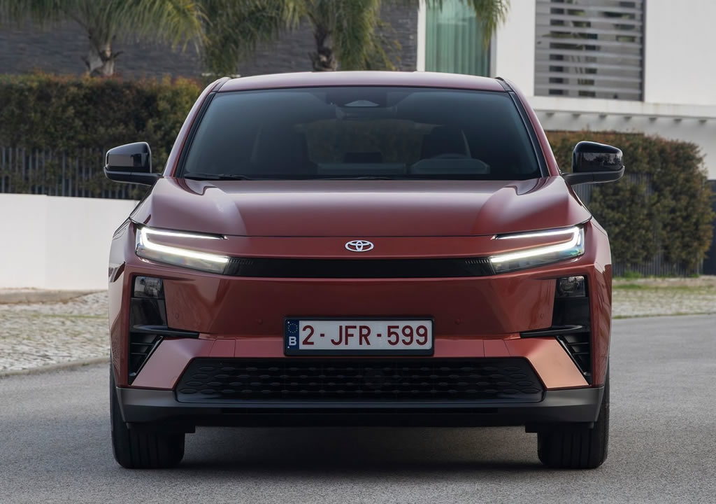 Elektrikli 2027 Yeni Toyota C-HR+