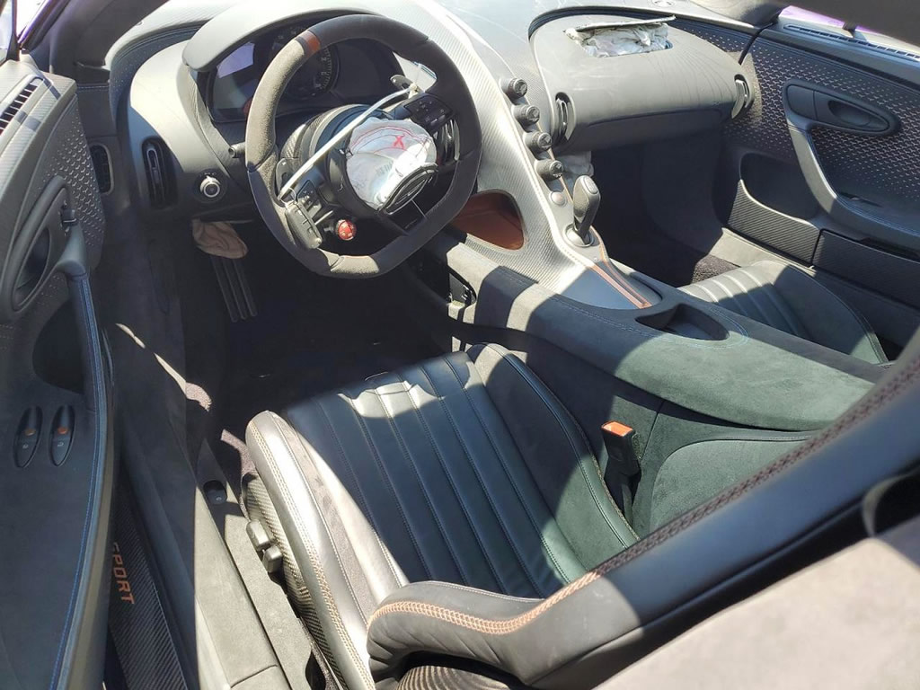 Kazalı Bugatti Chiron Kokpiti