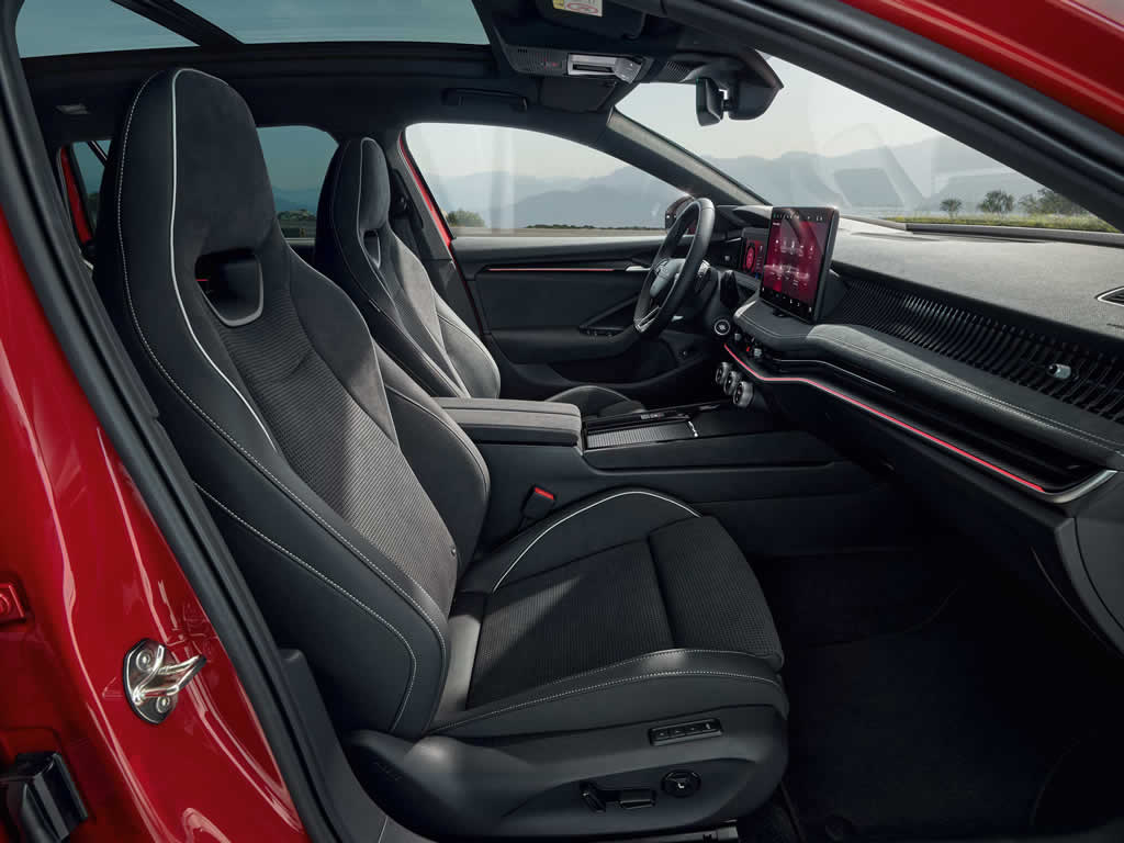 2026 Yeni Skoda Superb Sportline Teknik Özellikleri