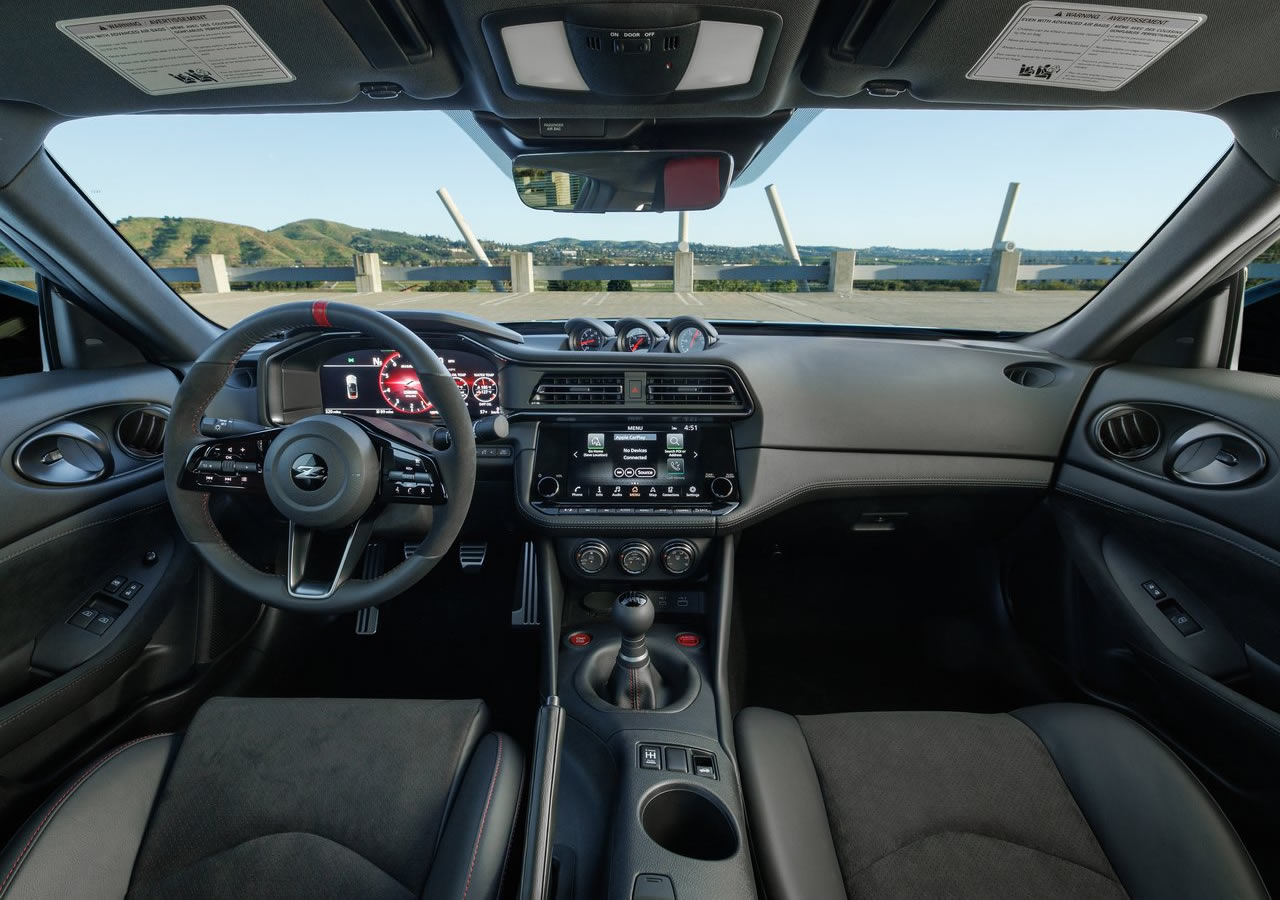 2027 Nissan Z Nismo Kokpiti