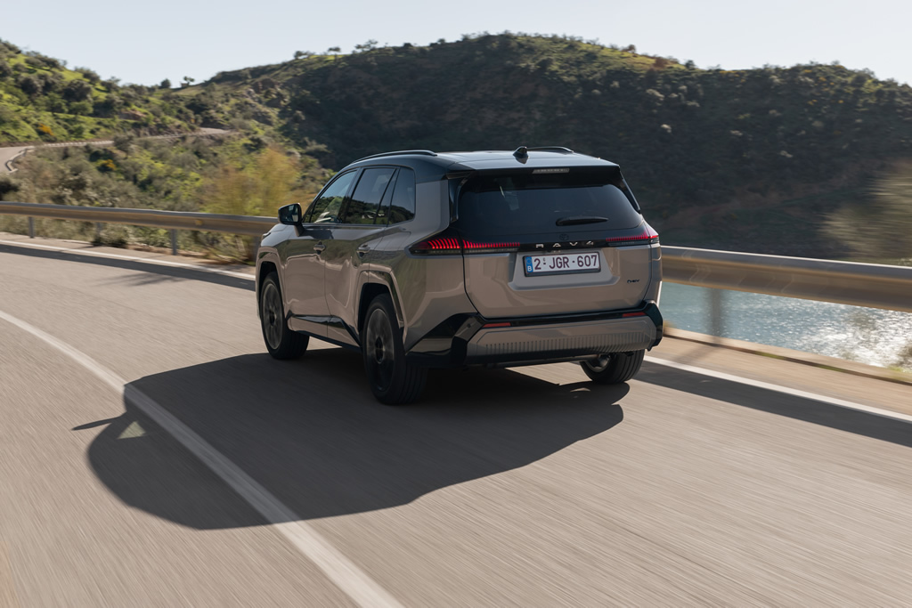 2027 Yeni Toyota RAV4 Türkiye