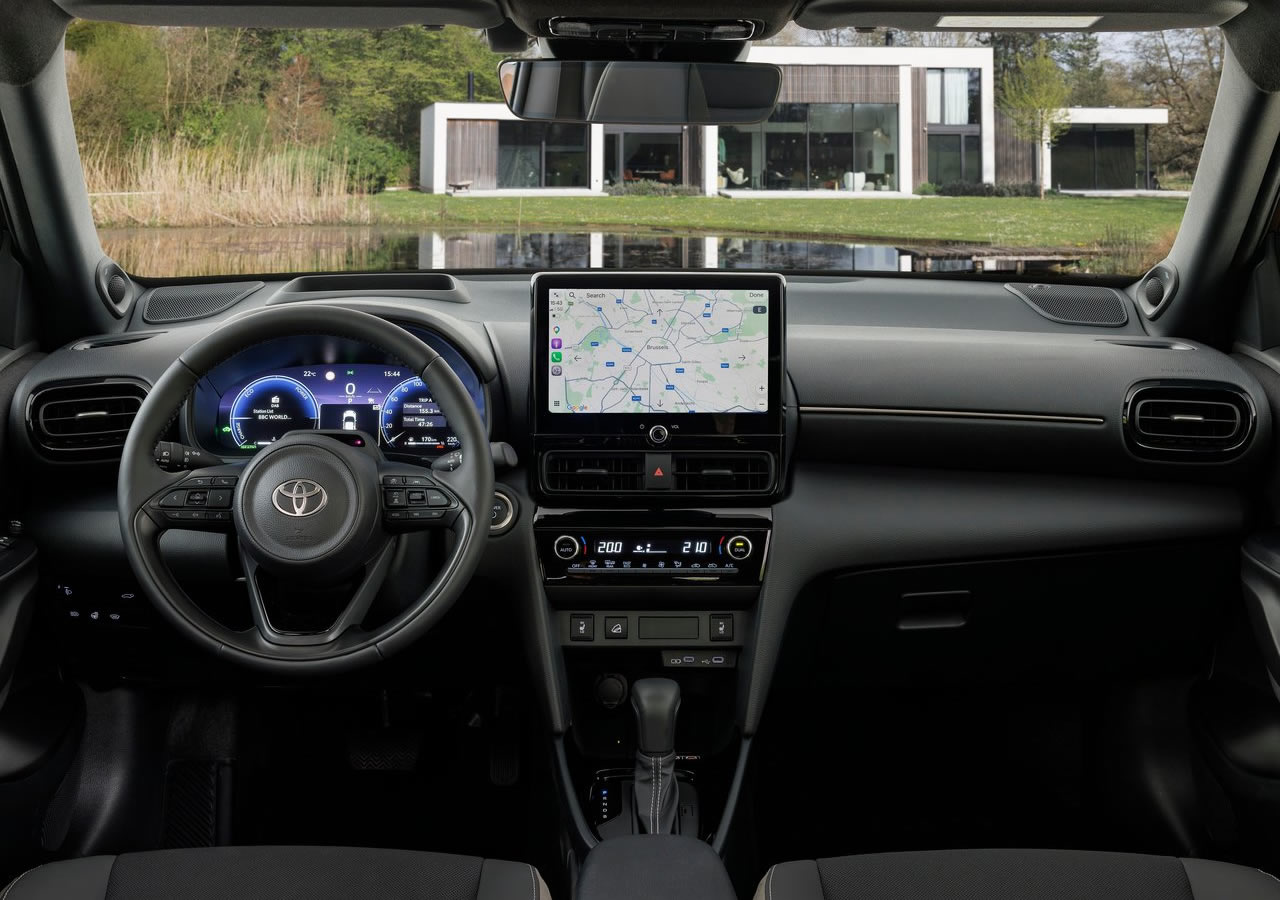 2027 Yeni Toyota Yaris Cross Kokpiti