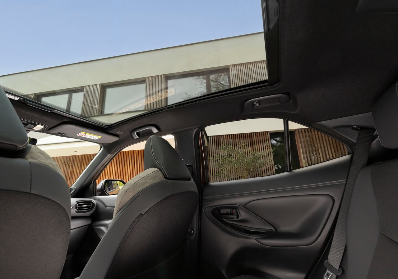 2027 Yeni Toyota Yaris Cross İçi