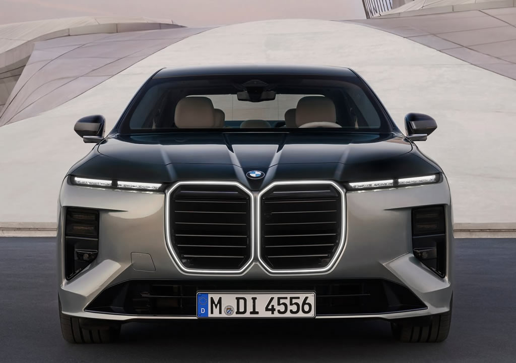 Makyajlı 2027 BMW 7 Serisi