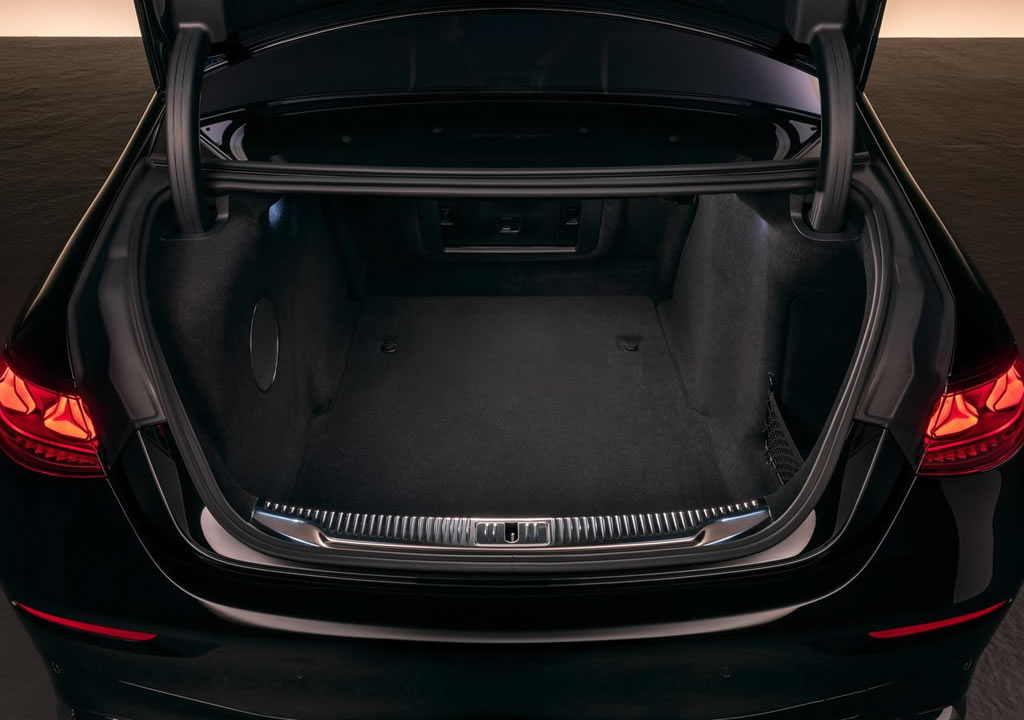 2027 Mercedes S-Serisi Bagaj Alanı