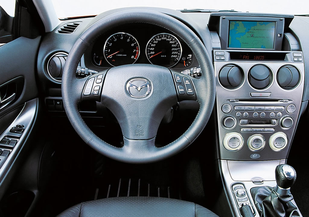 Mazda 626 Kokpiti