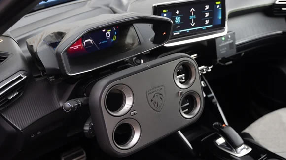 2028 Yeni Kasa Peugeot 308 Kokpiti
