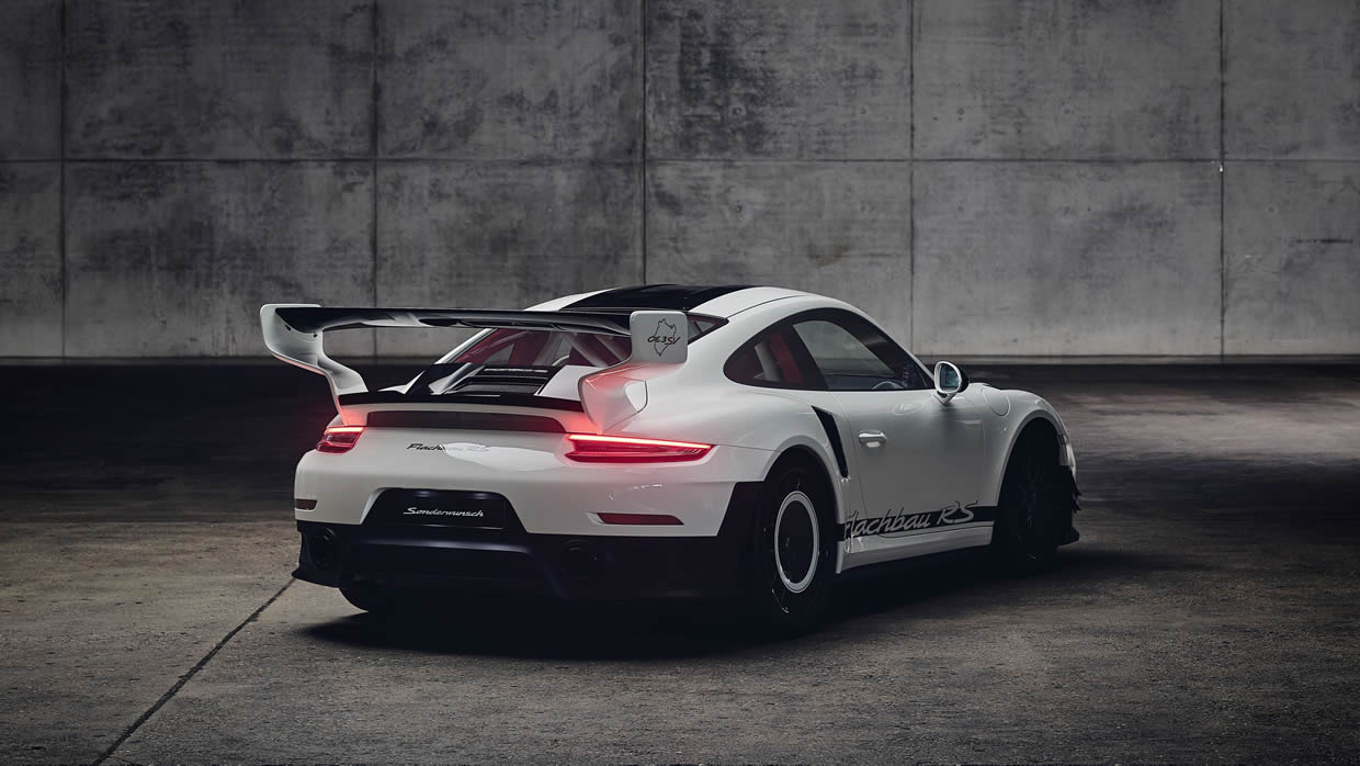 Yeni Porsche Flachbau RS