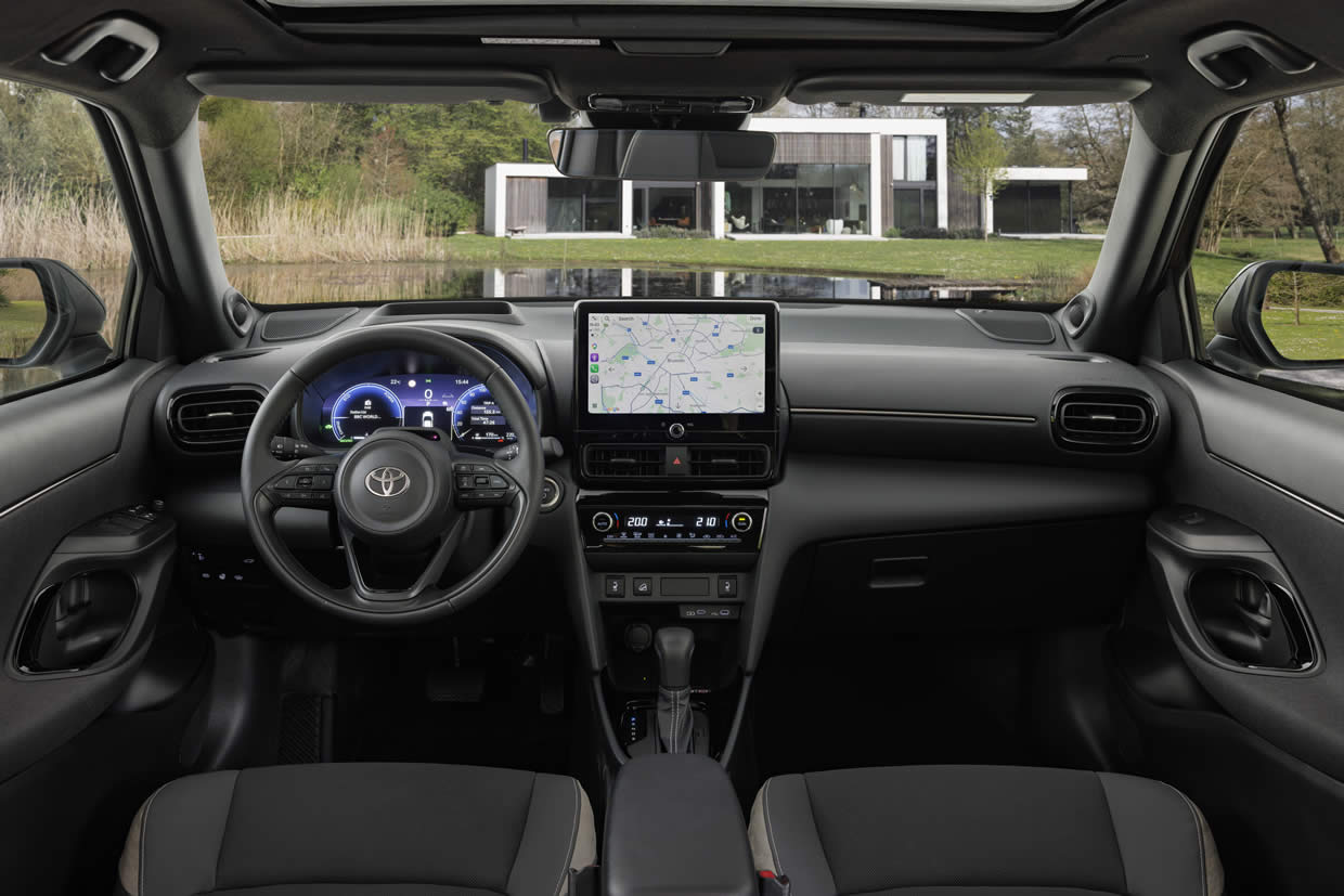 2027 Toyota Yaris Cross Hybrid 